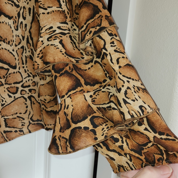 NWT Zara Animal Print Lace Up Front Ruffle Top Size L Long Sleeves Black/Brown - Picture 6 of 16